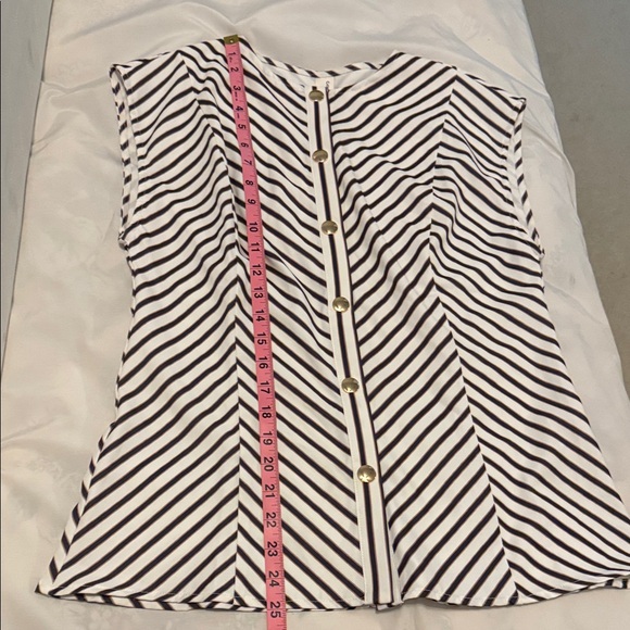 NWT Commense Striped Round-Neck Shirt in Medium. - Picture 8 of 15